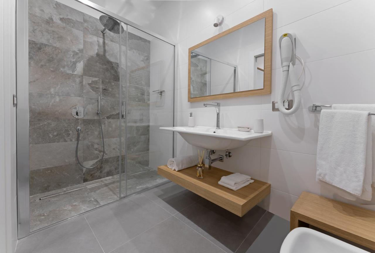Hsuites Luxury B&B Castellammare di Stabia Exterior photo